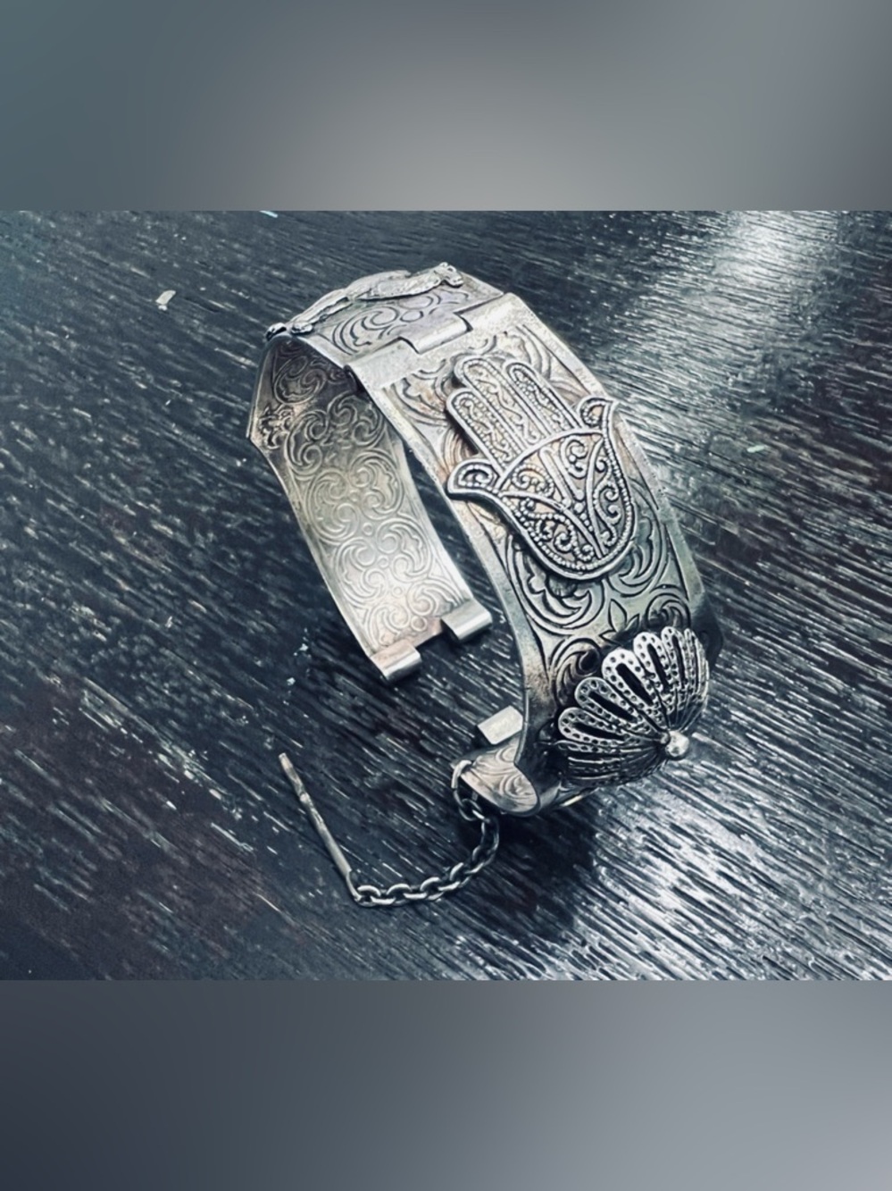 Vintage Gold-Tone Elephant Motif Bracelet - Picture 6 of 13